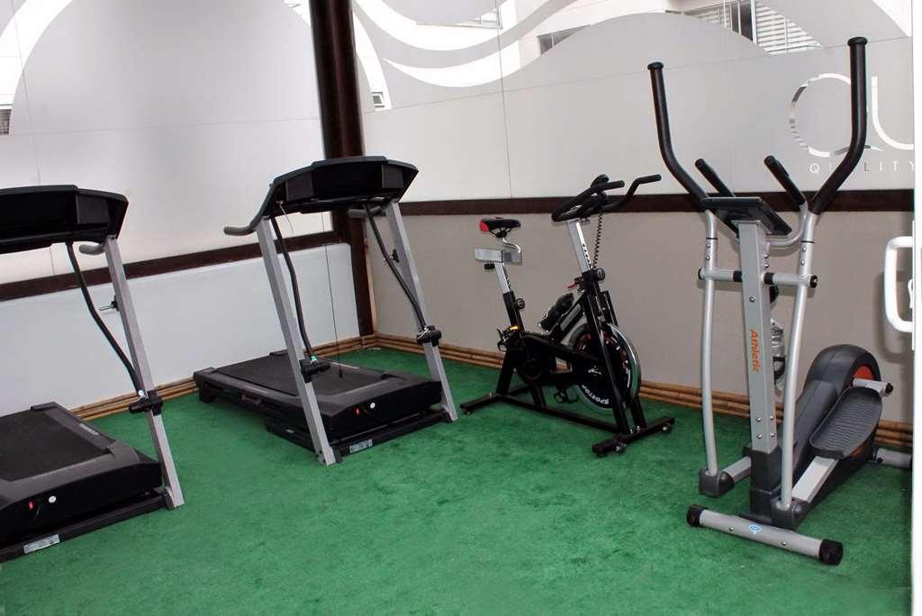 מניזאלס Quo Quality Hotel מתקנים תמונה Elliptical trainer (right)