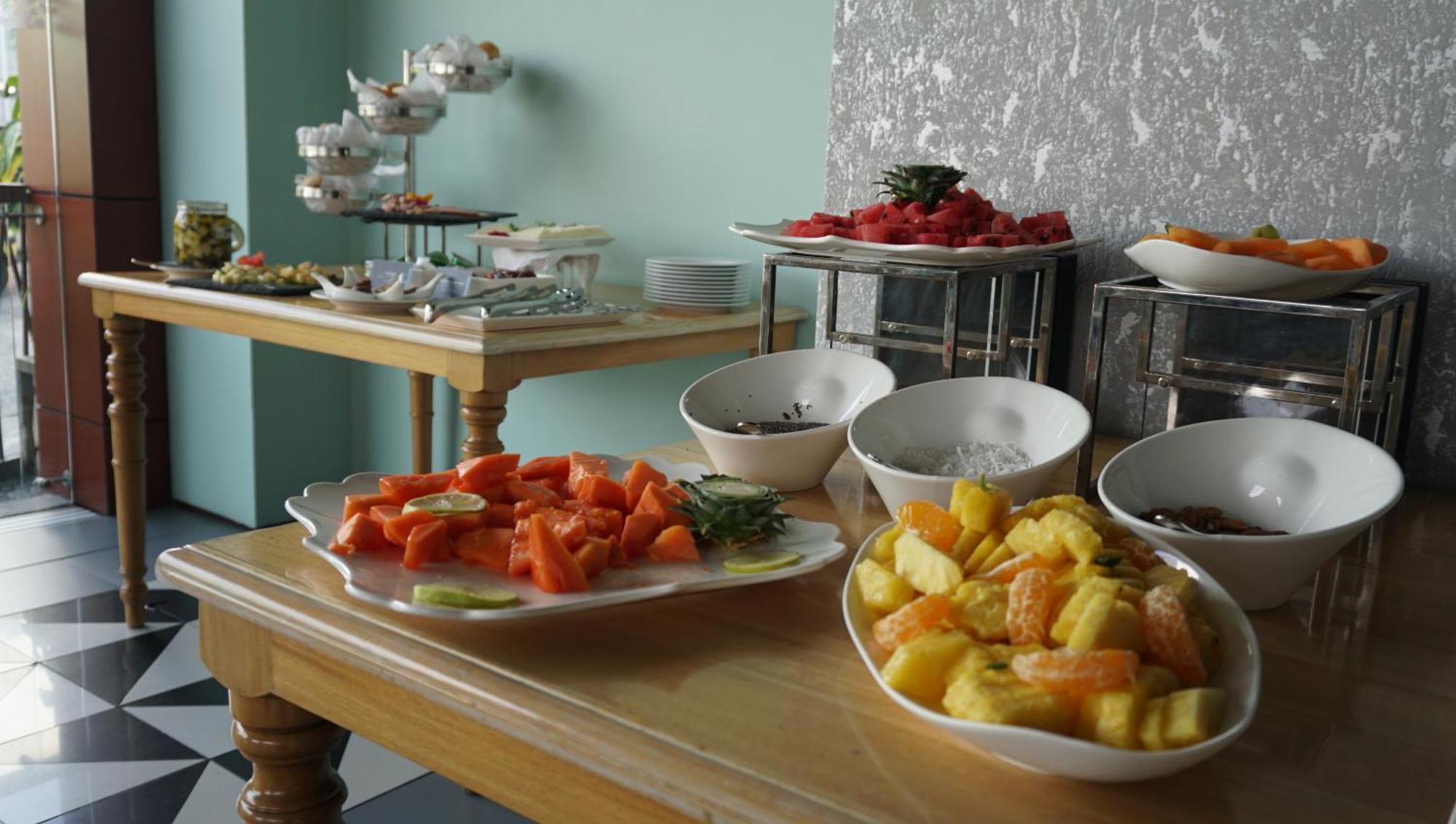 מניזאלס Quo Quality Hotel מראה חיצוני תמונה Fruit salad