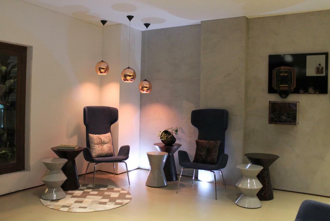 מניזאלס Quo Quality Hotel מראה חיצוני תמונה Interior of the showroom